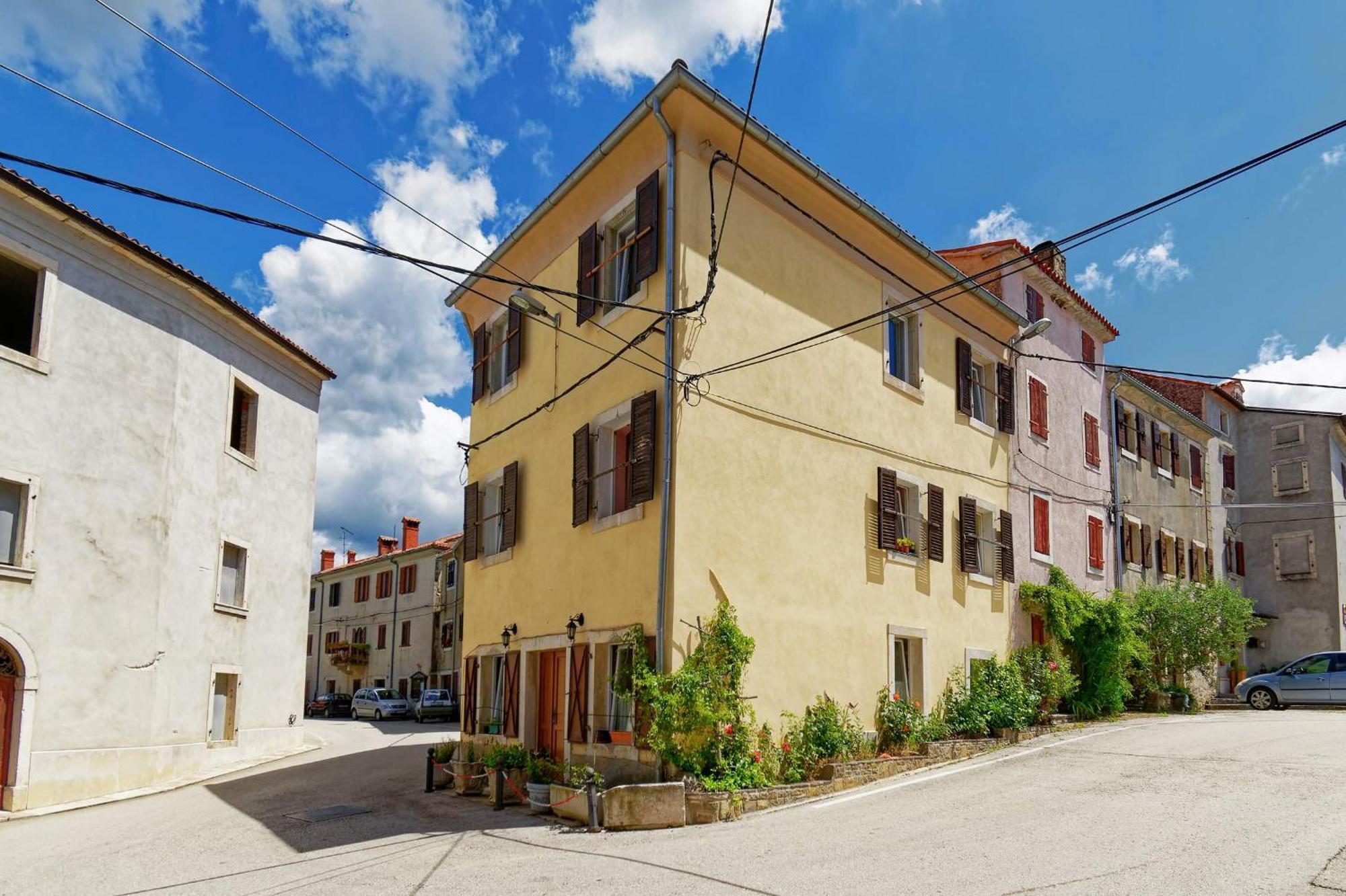 Apartments Viola By Rent Istria Momjan Esterno foto