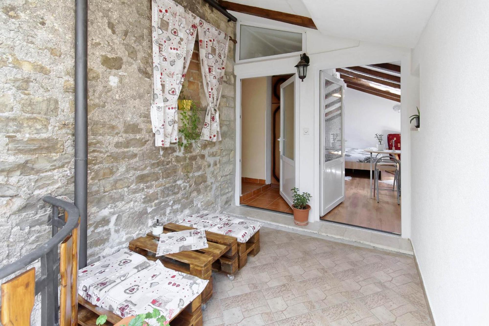 Apartments Viola By Rent Istria Momjan Esterno foto